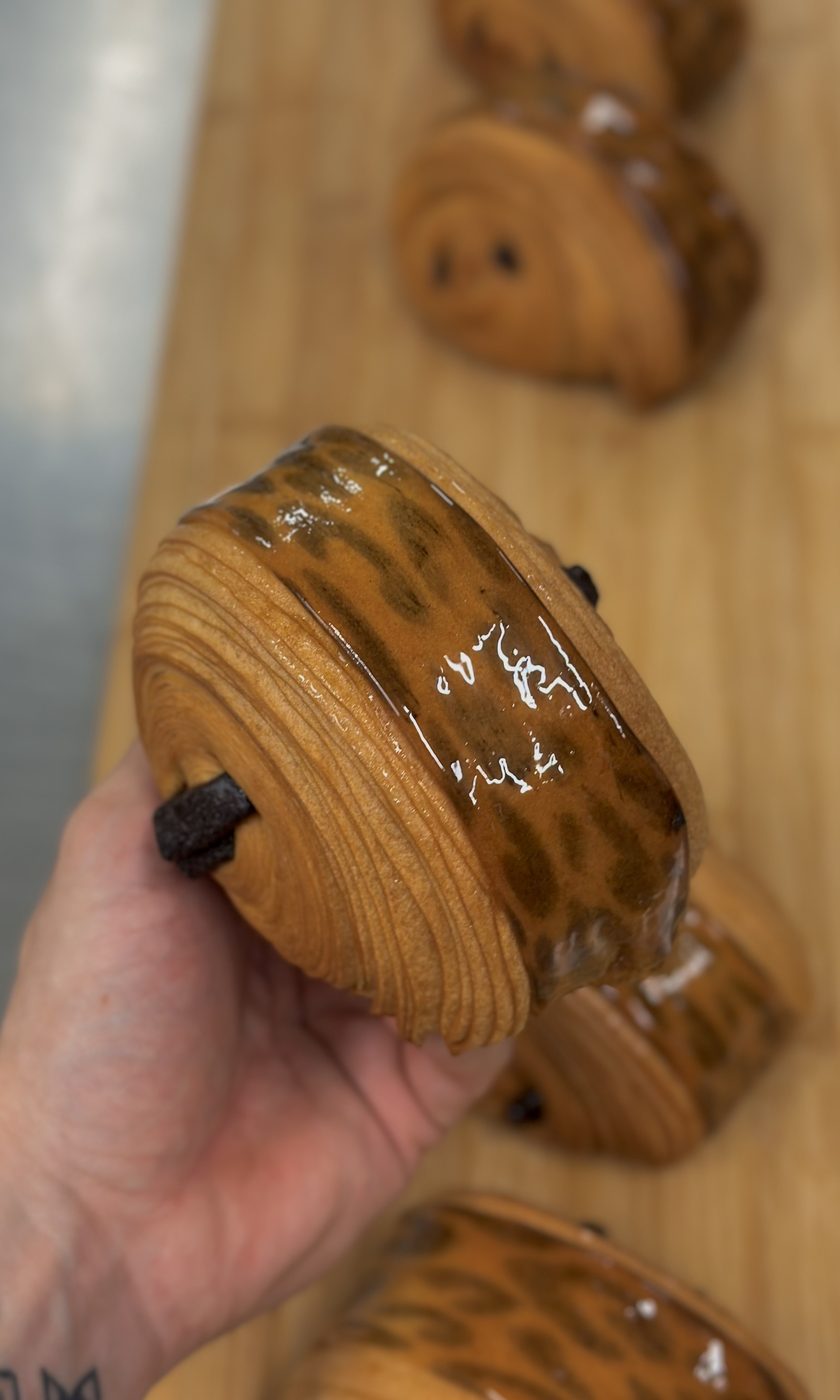 Pain au chocolat au feuilletage régulier